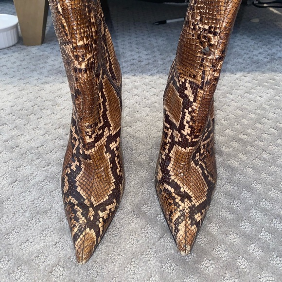 Stuart Weitzman ankle boots size 7 - Picture 5 of 8